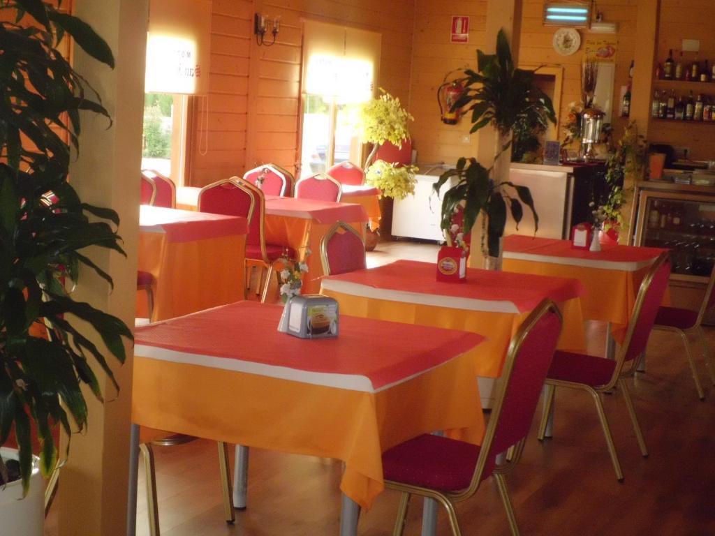 Motel San Isidro Villarrubio ภายนอก รูปภาพ