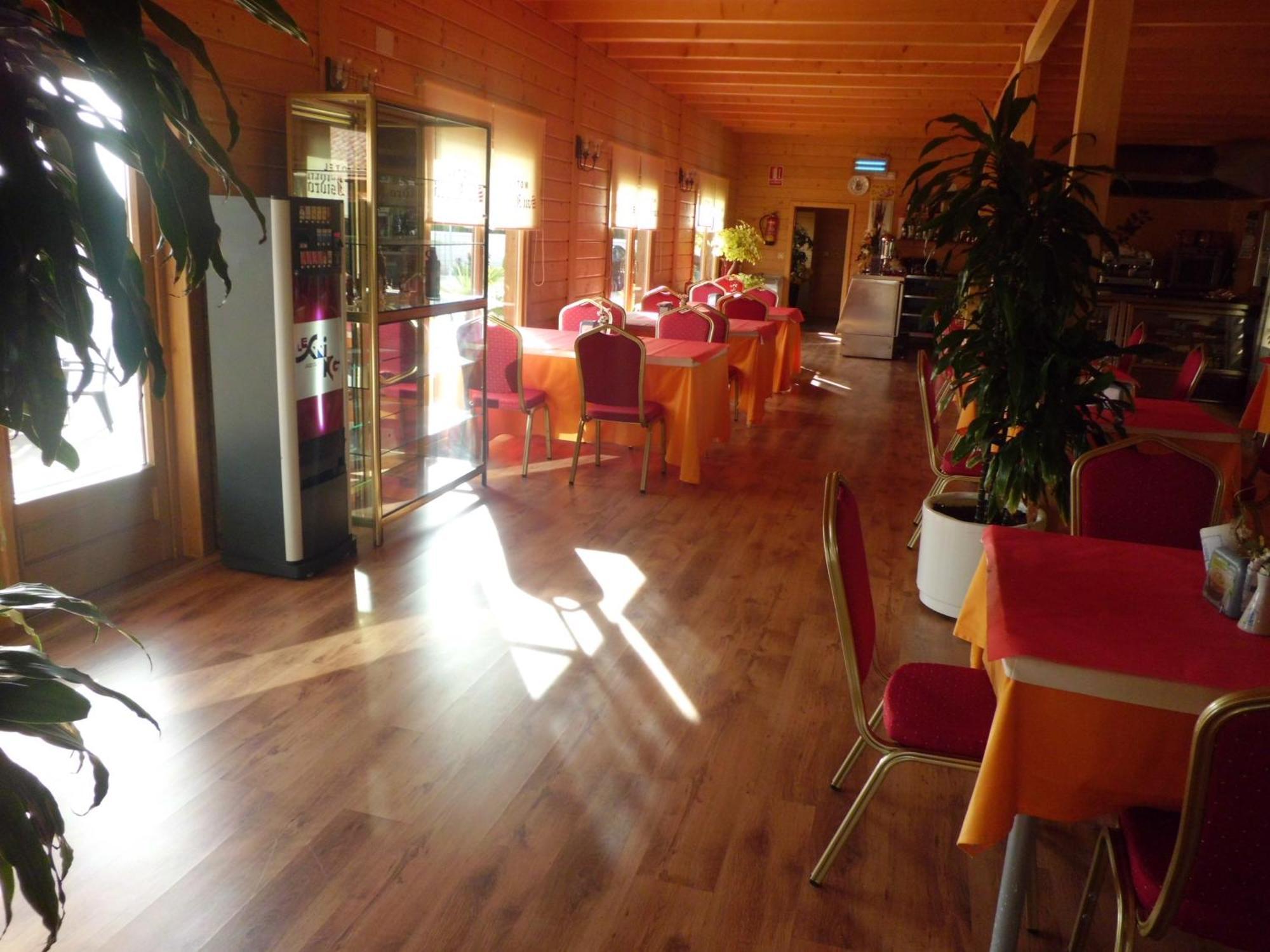Motel San Isidro Villarrubio ภายนอก รูปภาพ
