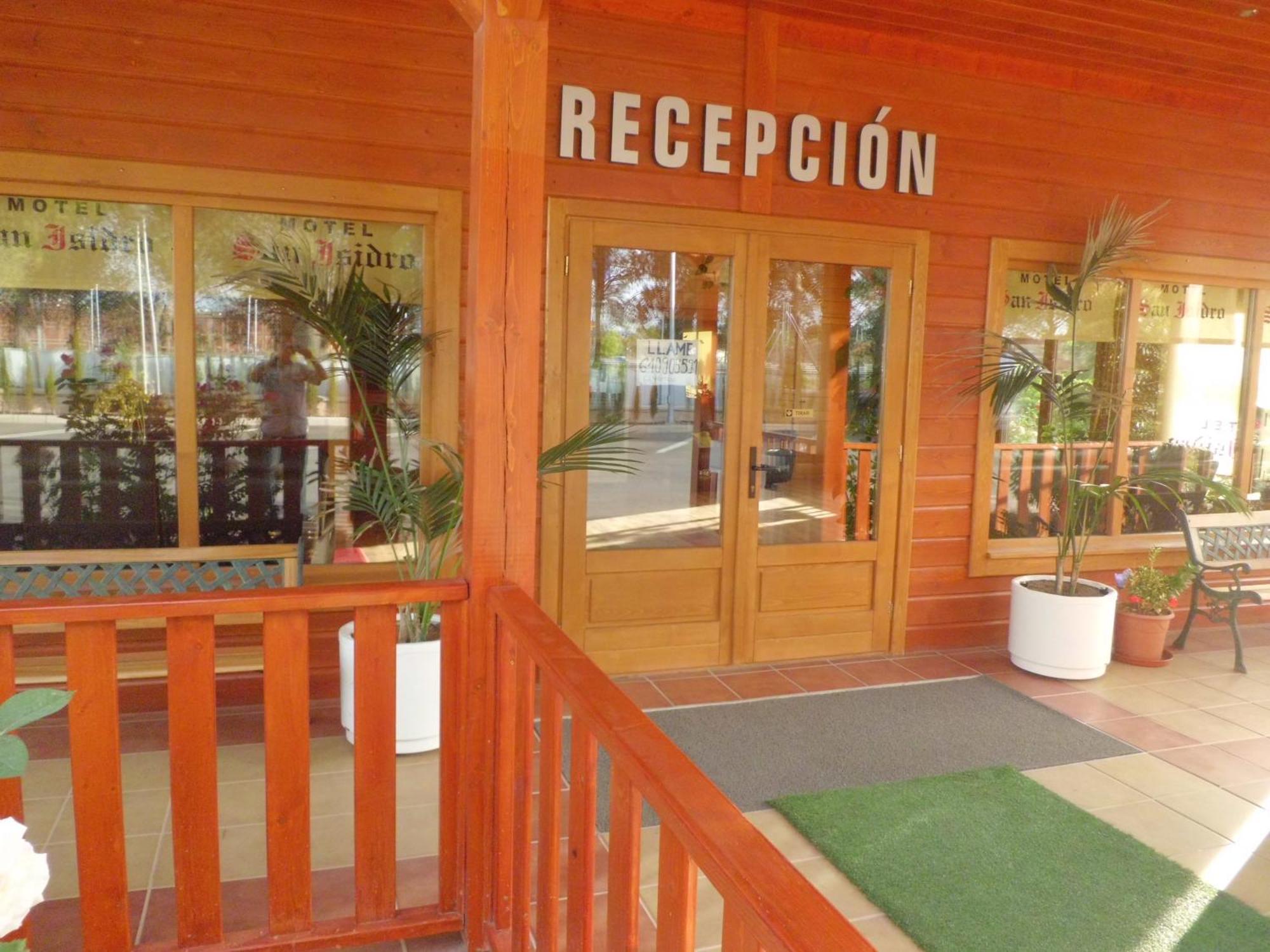 Motel San Isidro Villarrubio ภายนอก รูปภาพ