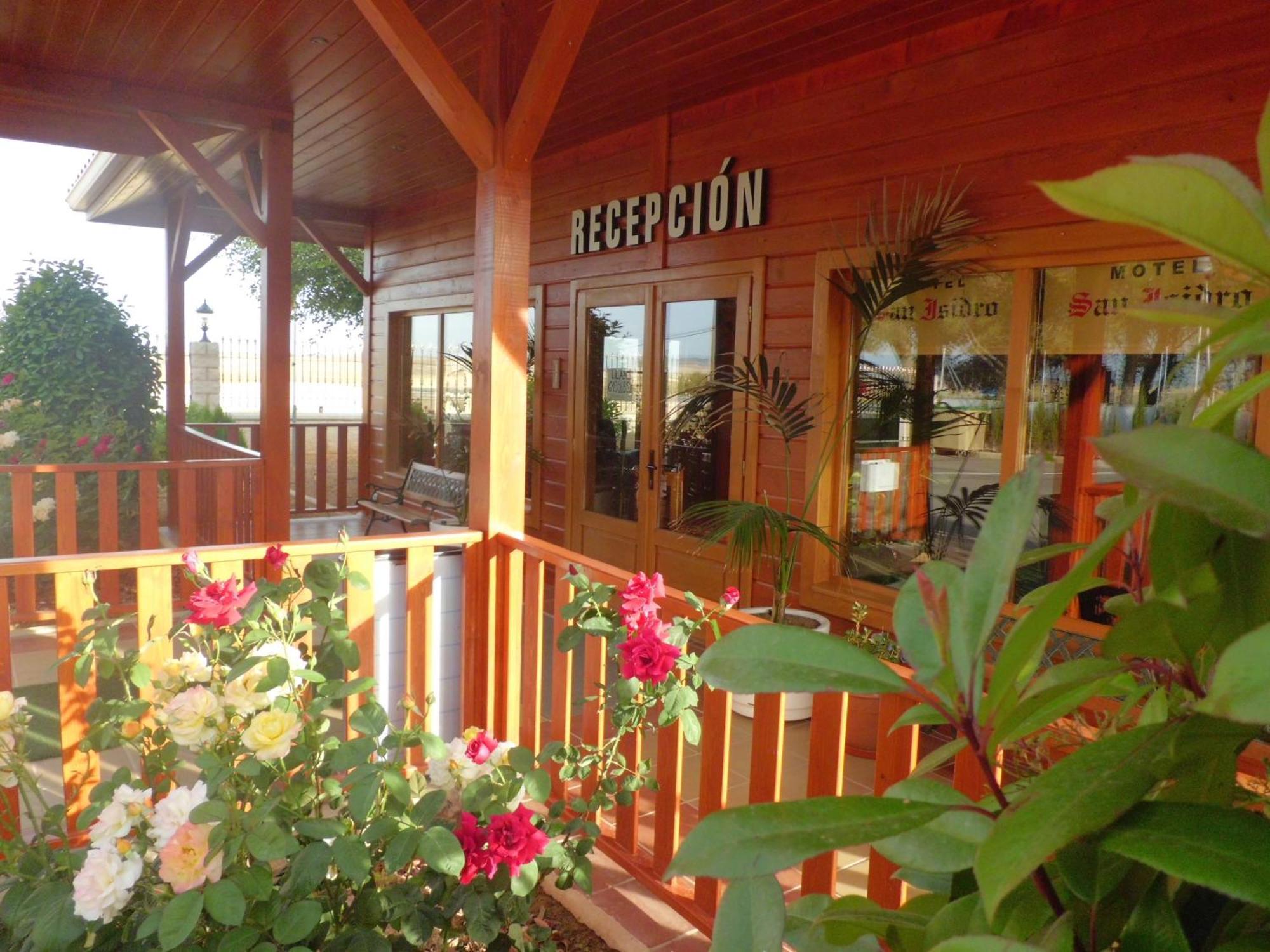 Motel San Isidro Villarrubio ภายนอก รูปภาพ